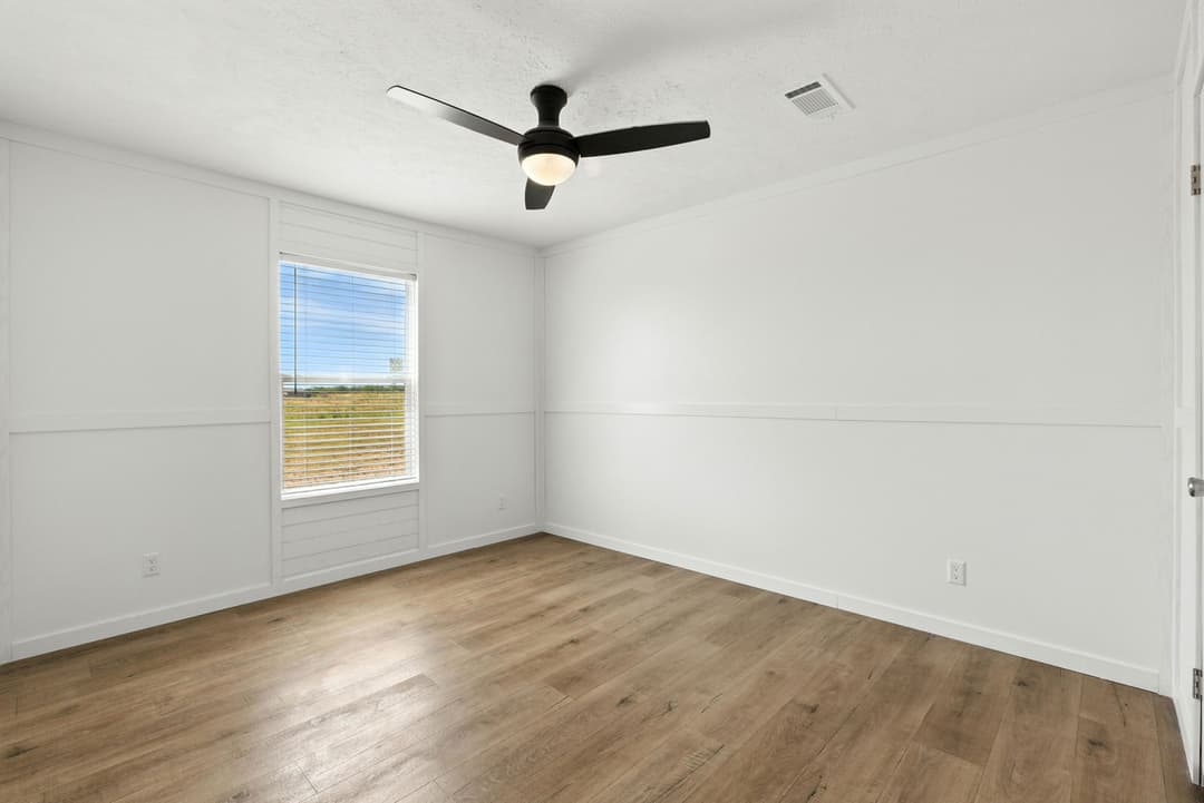 2479 fm 1332, jourdanton - 4.0 acres bedroom home features