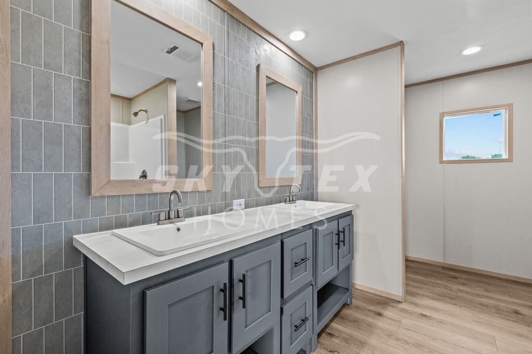 2284 stevens rd., somerset - 1.18 acres interior and bathroom home features