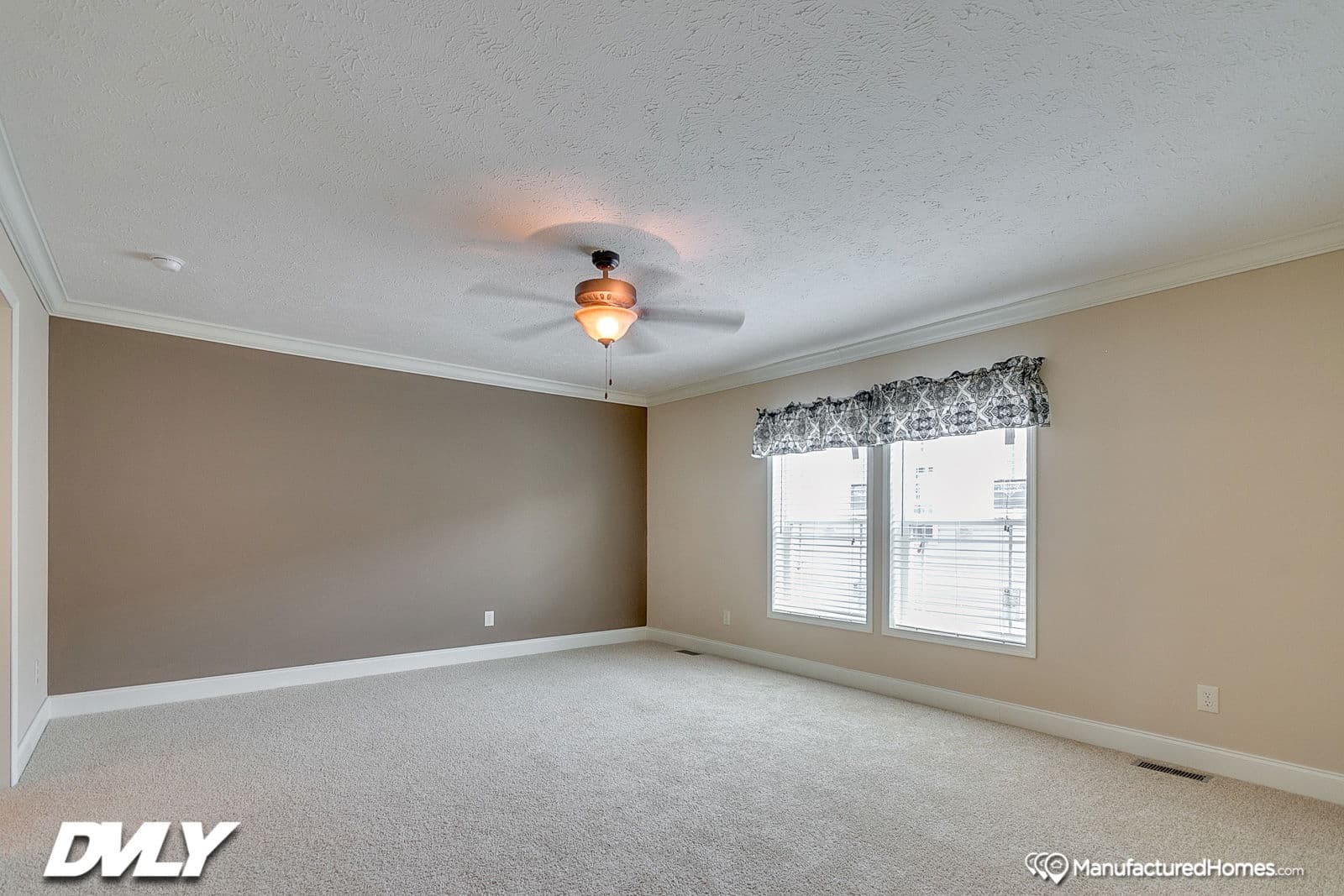 Brooks pointe bedroom home features