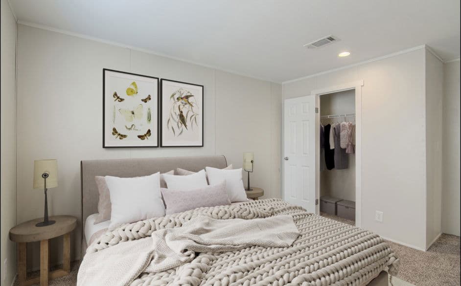 Bandera 3356 bathroom home features