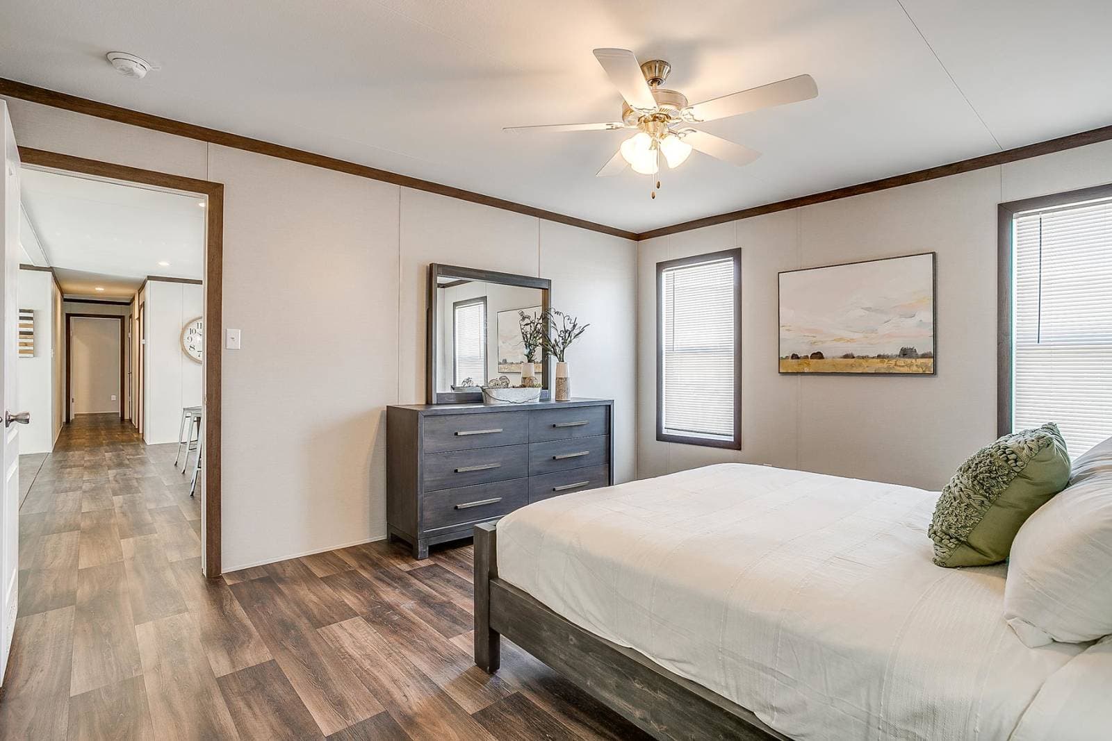 Nm3260f bedroom home features