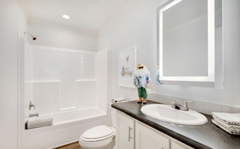Hope r76e bathroom home features