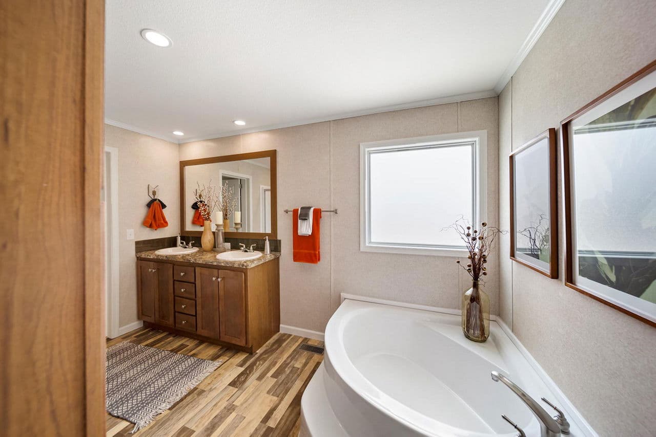 Innovation 2856a bathroom home features