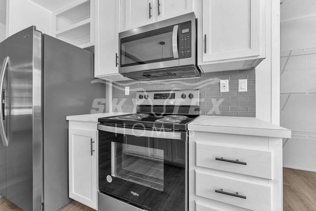 128 syrah st., la vernia - 1.05 acres kitchen home features