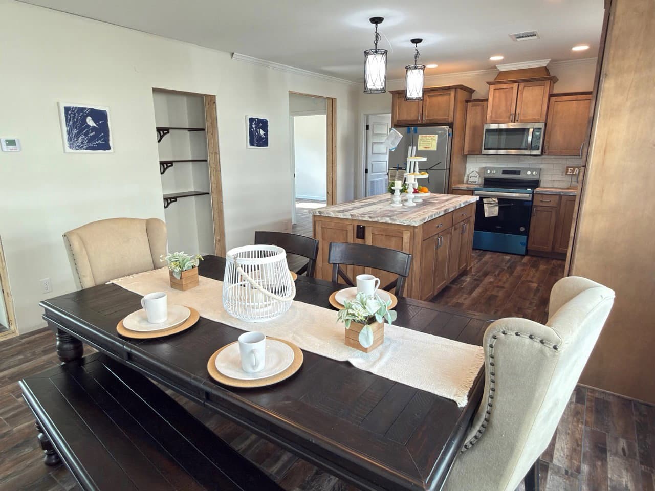 Aimon b interior home features