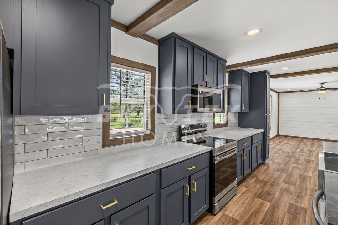 Snowmass - hw 11 interior and kitchen home features