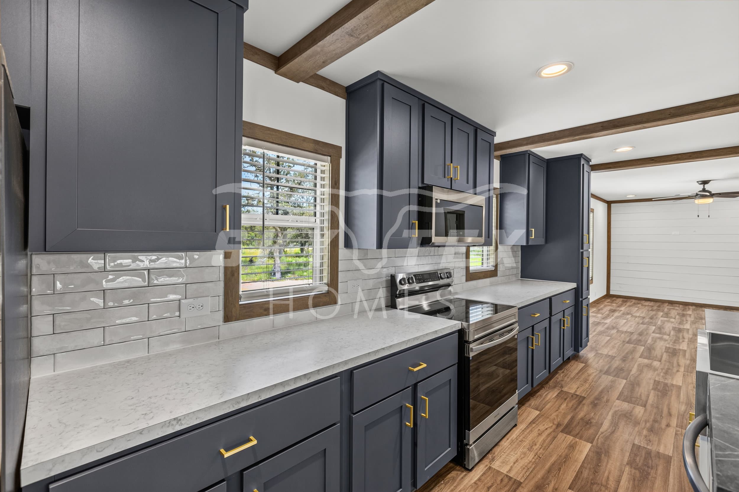 Snowmass - hw 11 interior and kitchen home features