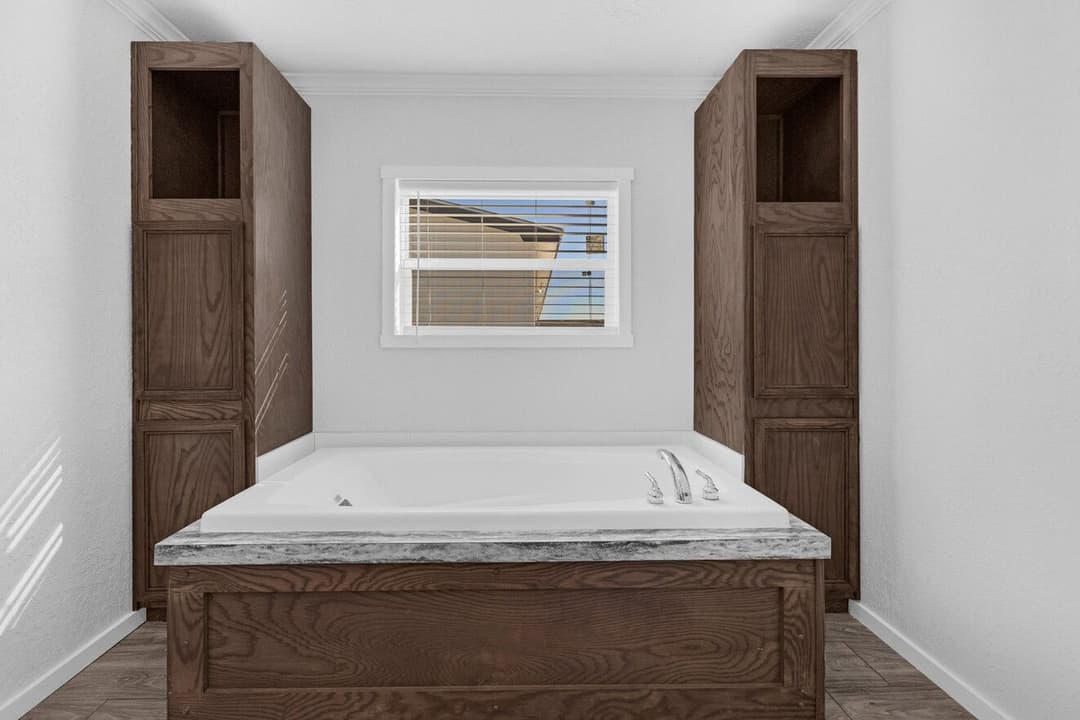 Topaz 28764a bathroom home features