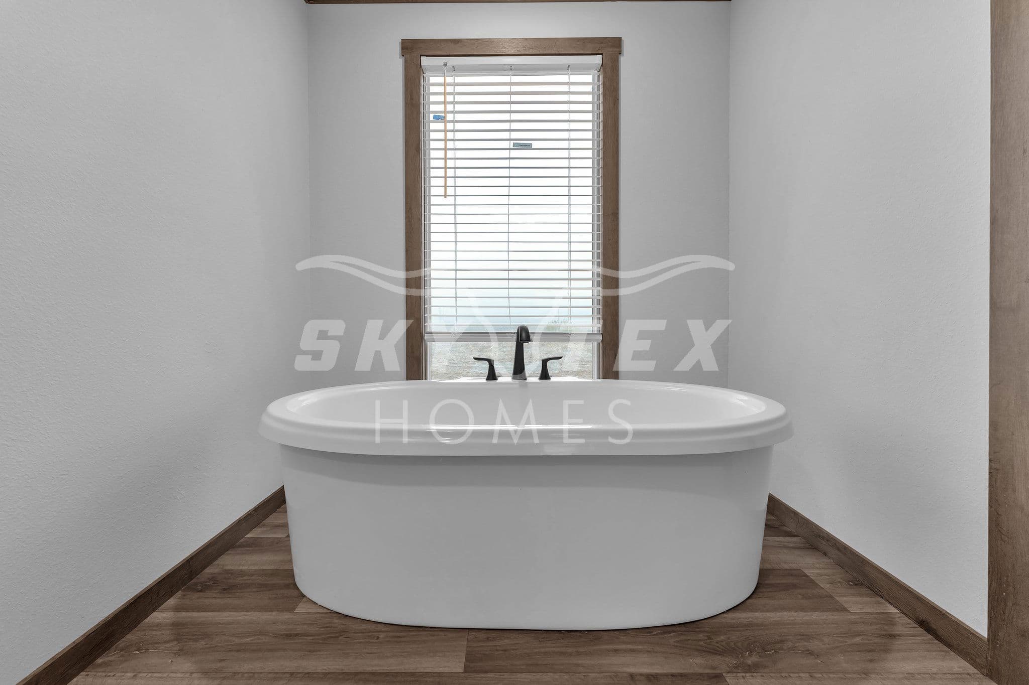 2633 fm 1332, jourdanton - 3.5 acres - pending bathroom home features