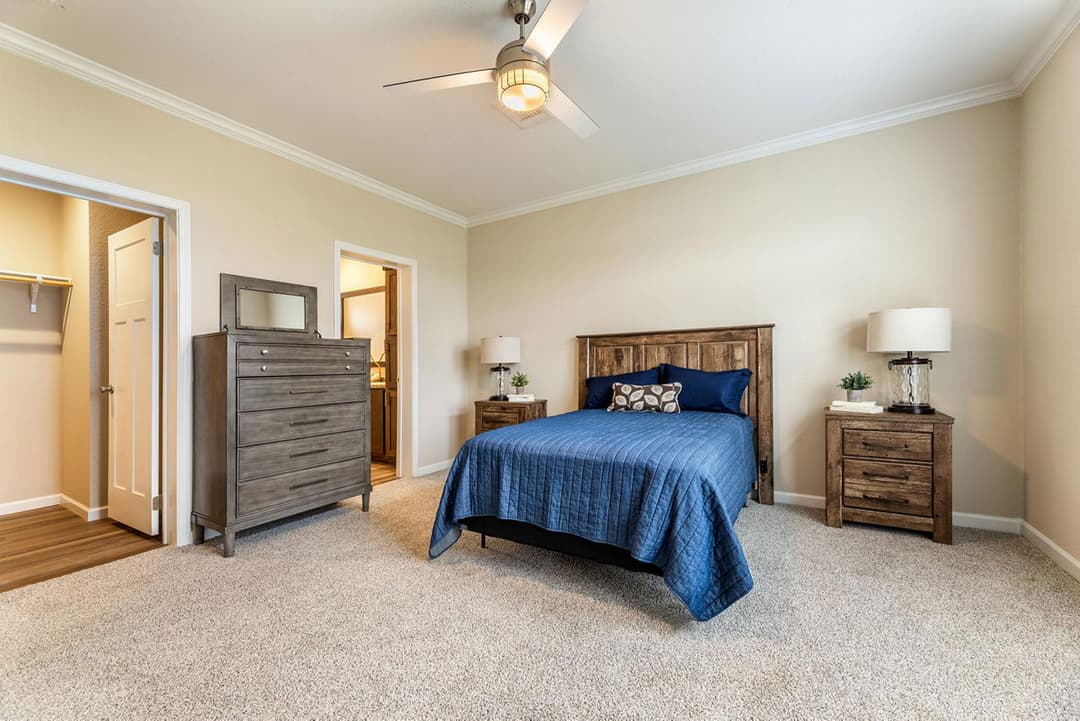 Innovation 3260c bedroom home features