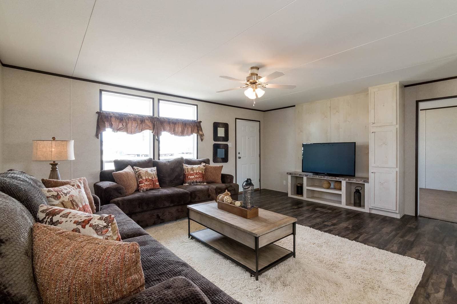 Nm3248b interior home features