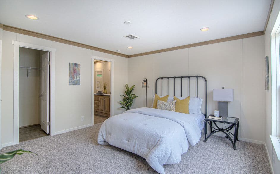 Corral 2354 bedroom home features