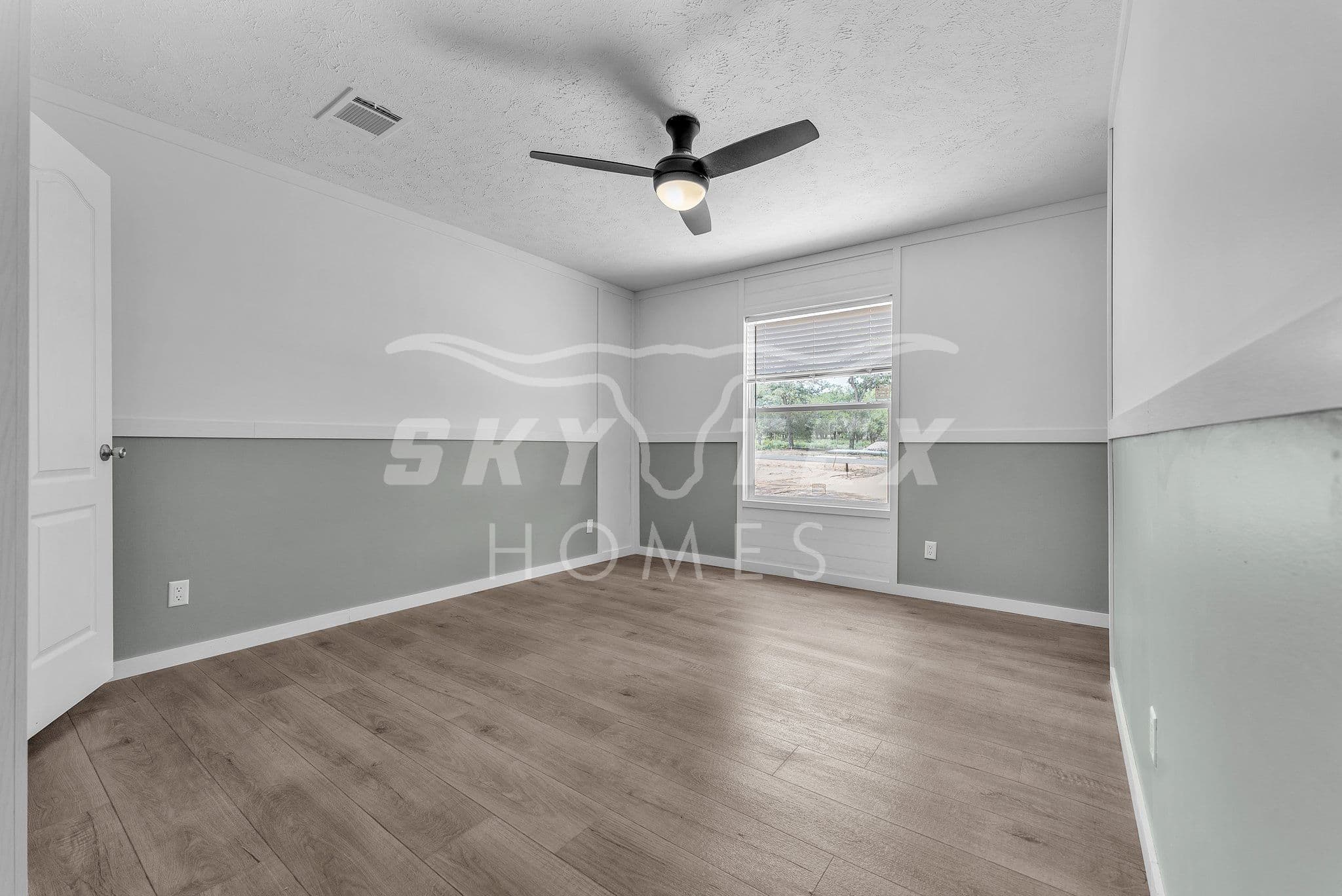 128 syrah st., la vernia - 1.05 acres bedroom home features