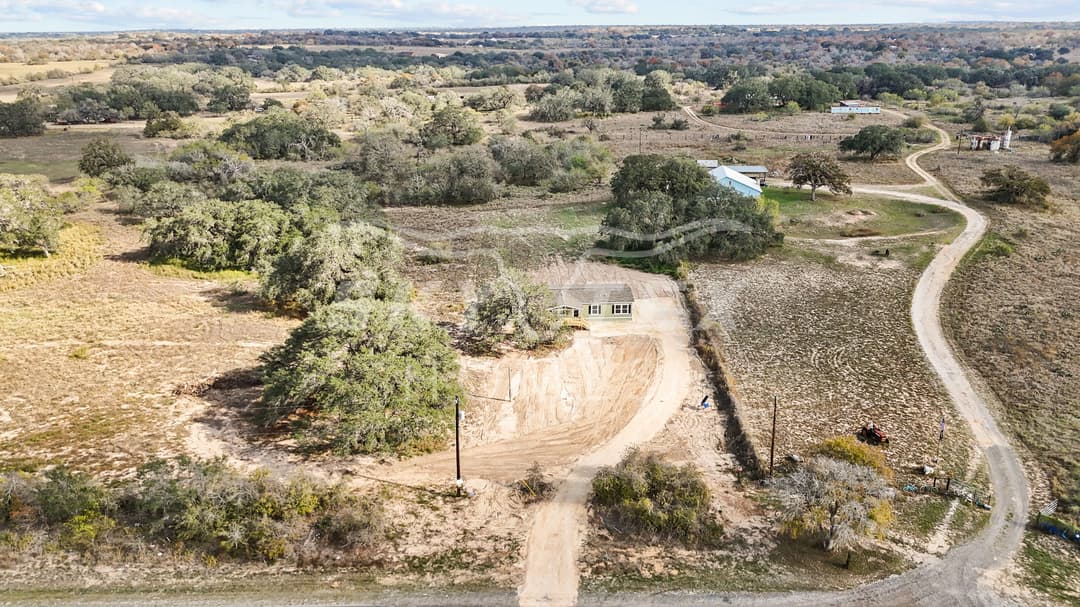 2126 stevens rd., somerset - 1.18 acres exterior home features