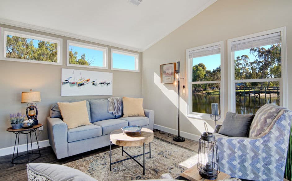 Eagle j56fp8 interior home features