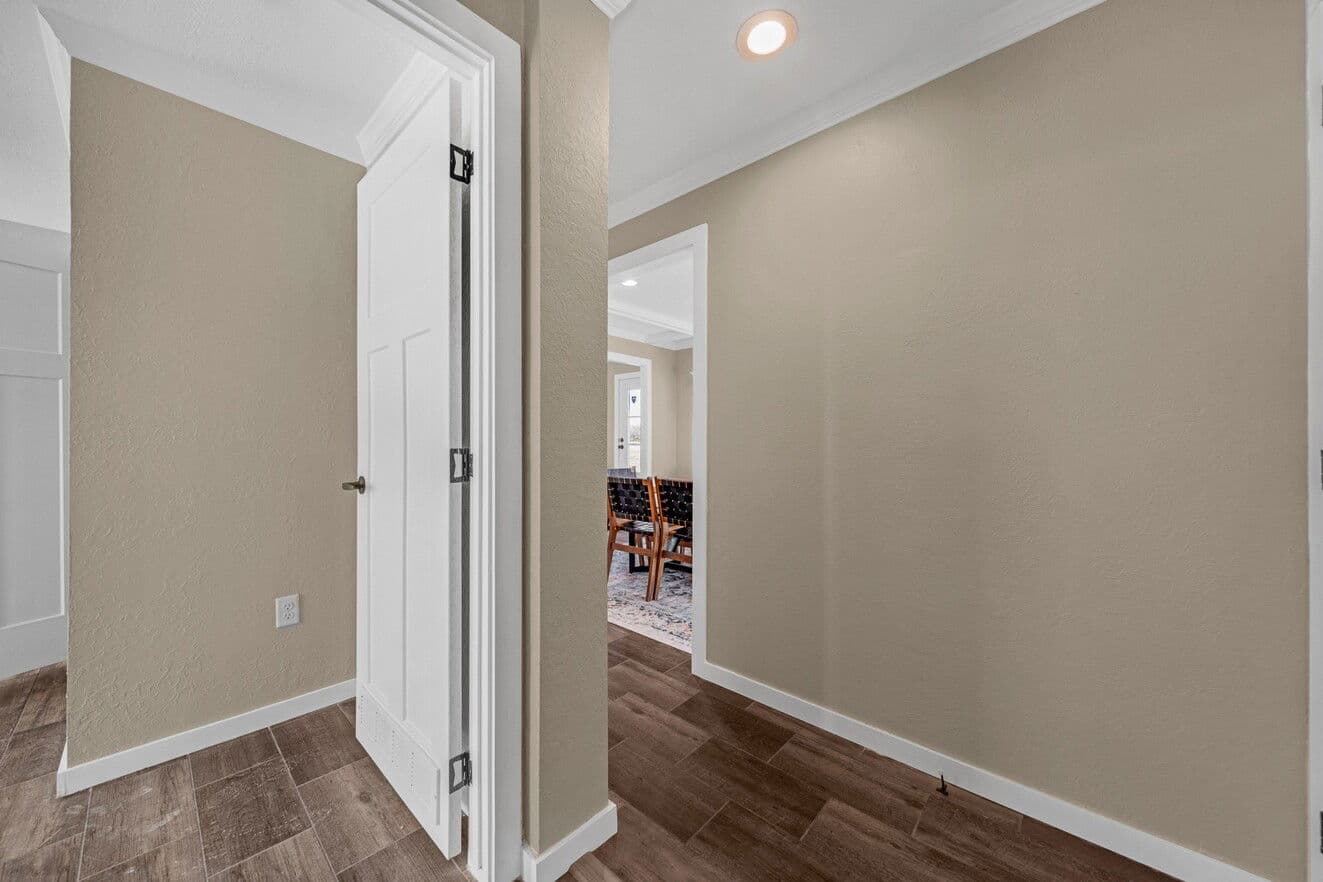 Sapphire 28663a interior home features