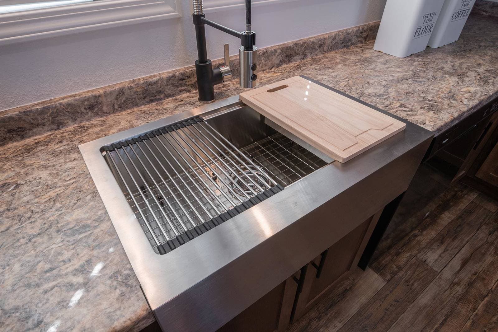 Innovation 3276n kitchen home features