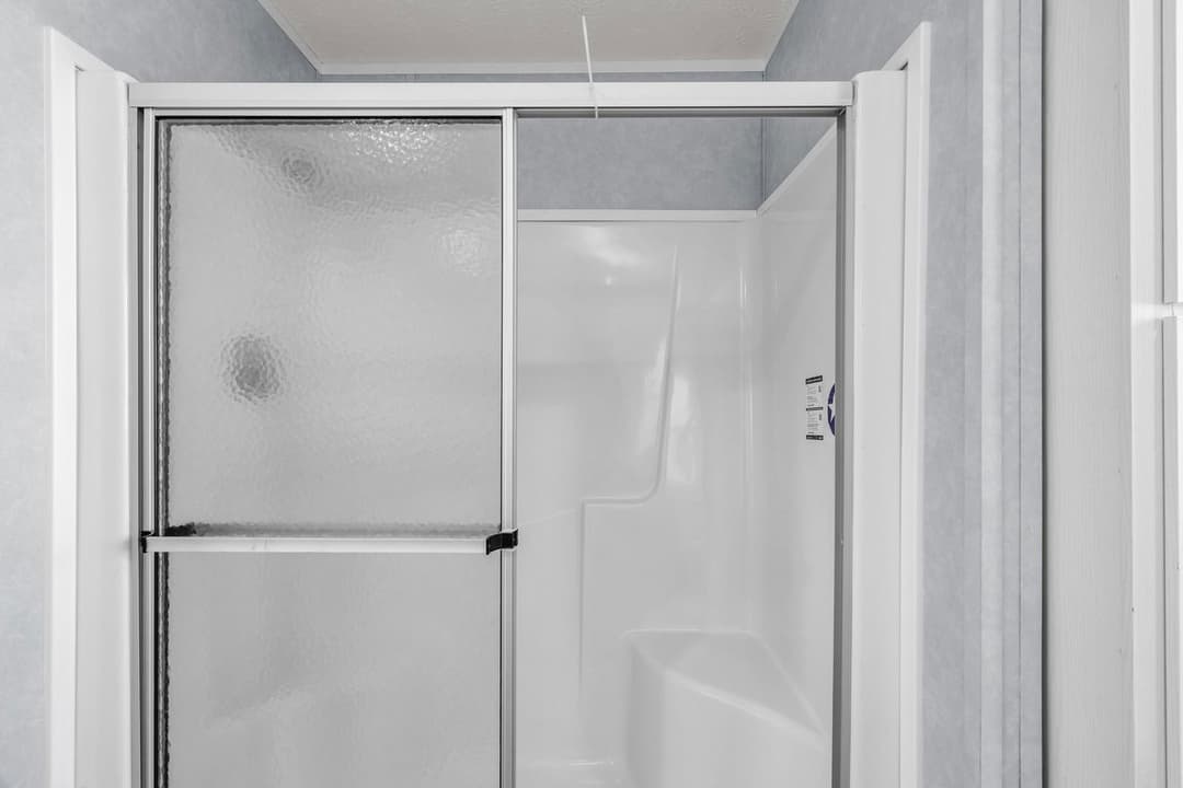 Cahill interior and bathroom home features