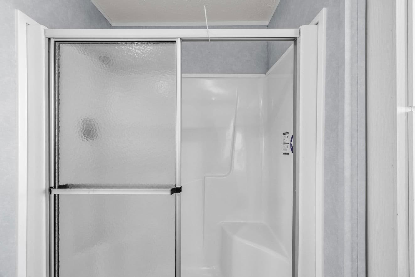 Cahill interior and bathroom home features