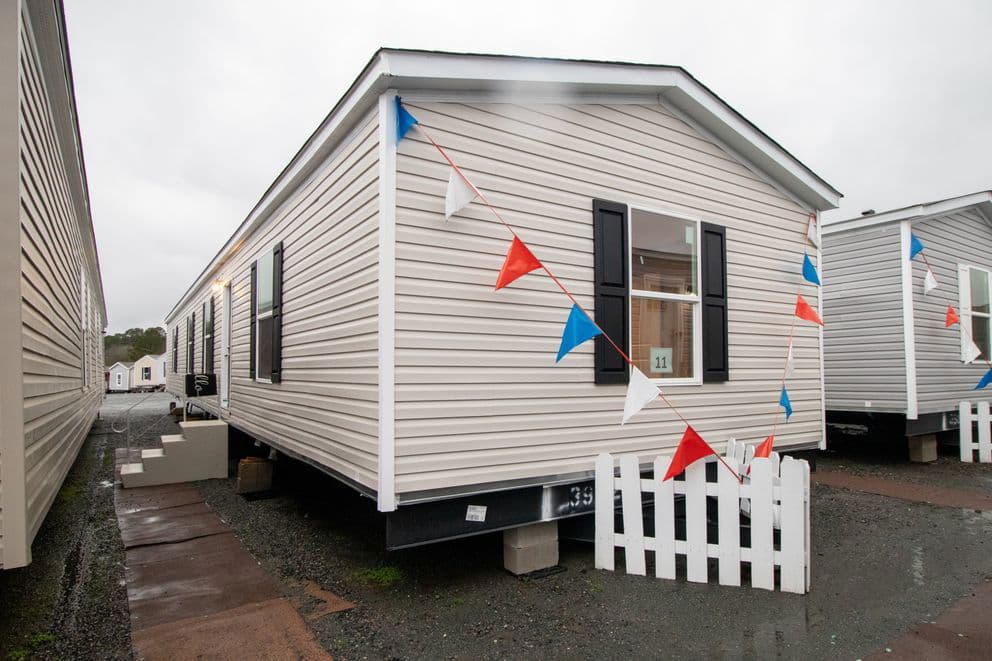 Sycamore exterior home features