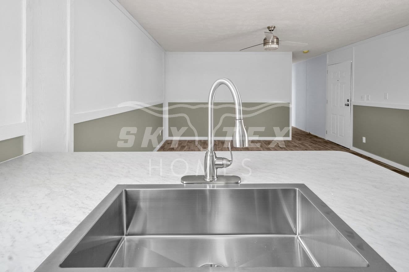 Valu maxx premier 16683e interior and kitchen home features