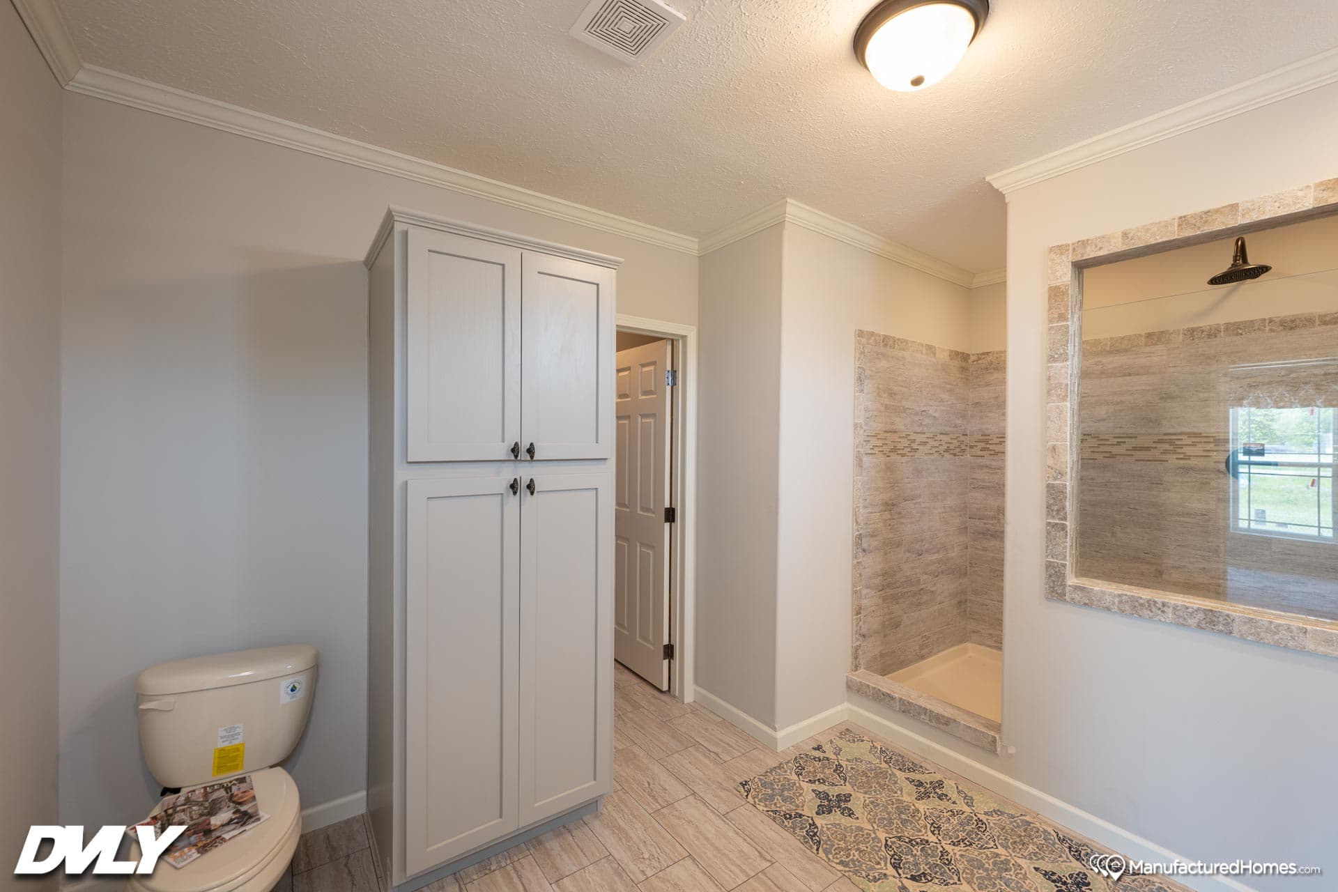 Novus bathroom home features