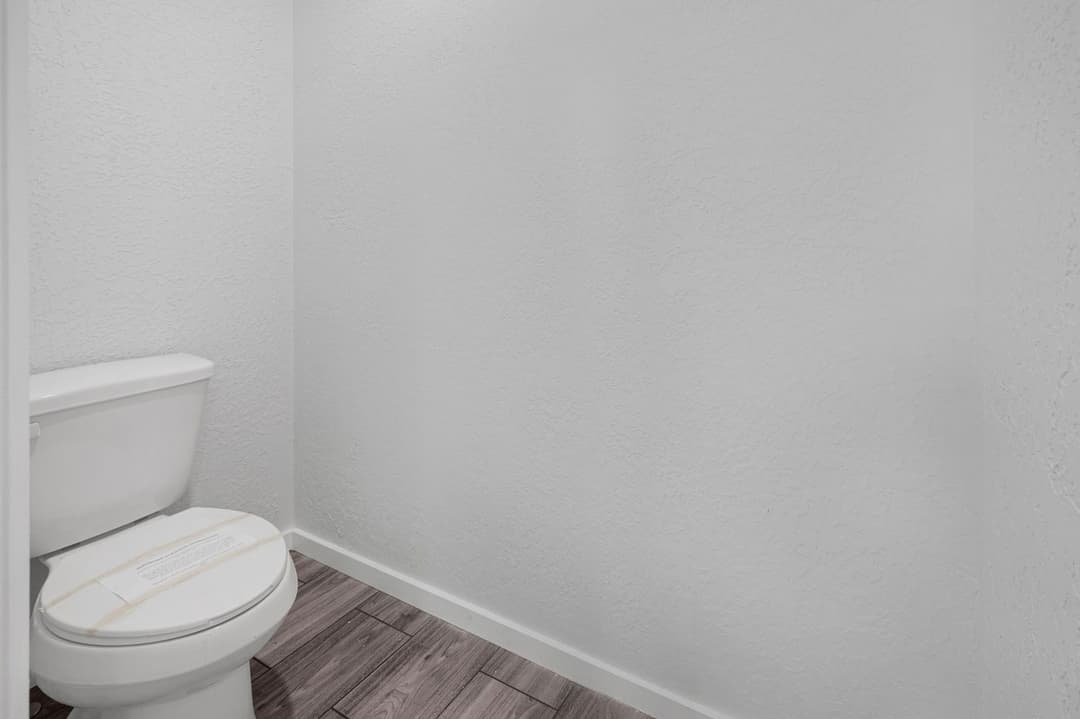 Topaz 28563a bathroom home features