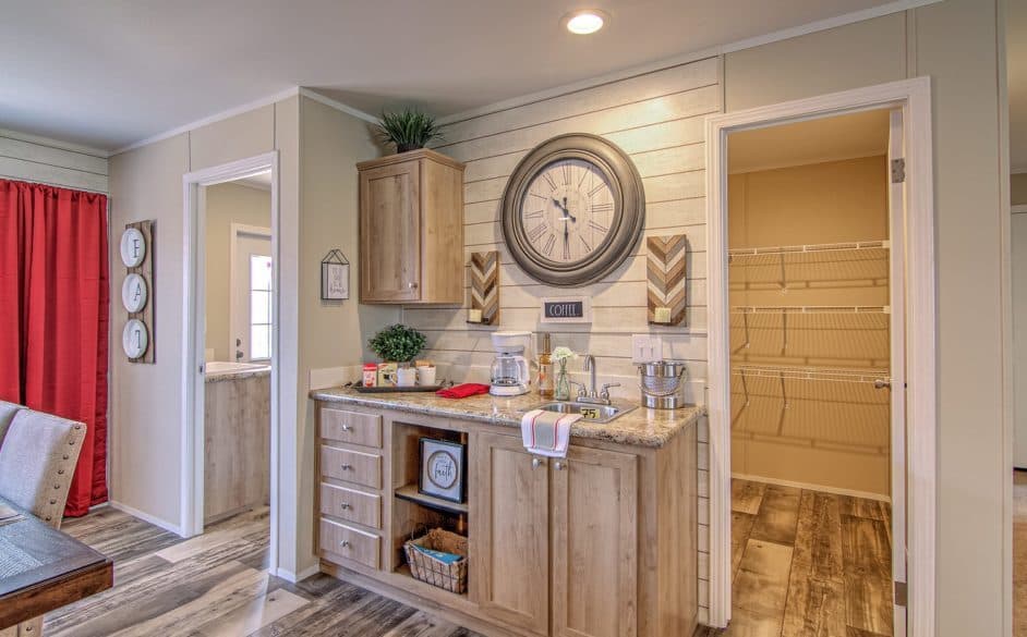 Bandera 3356 interior home features