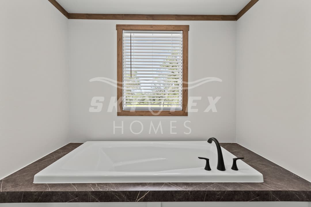 Snowmass - hw 11 interior and bathroom home features