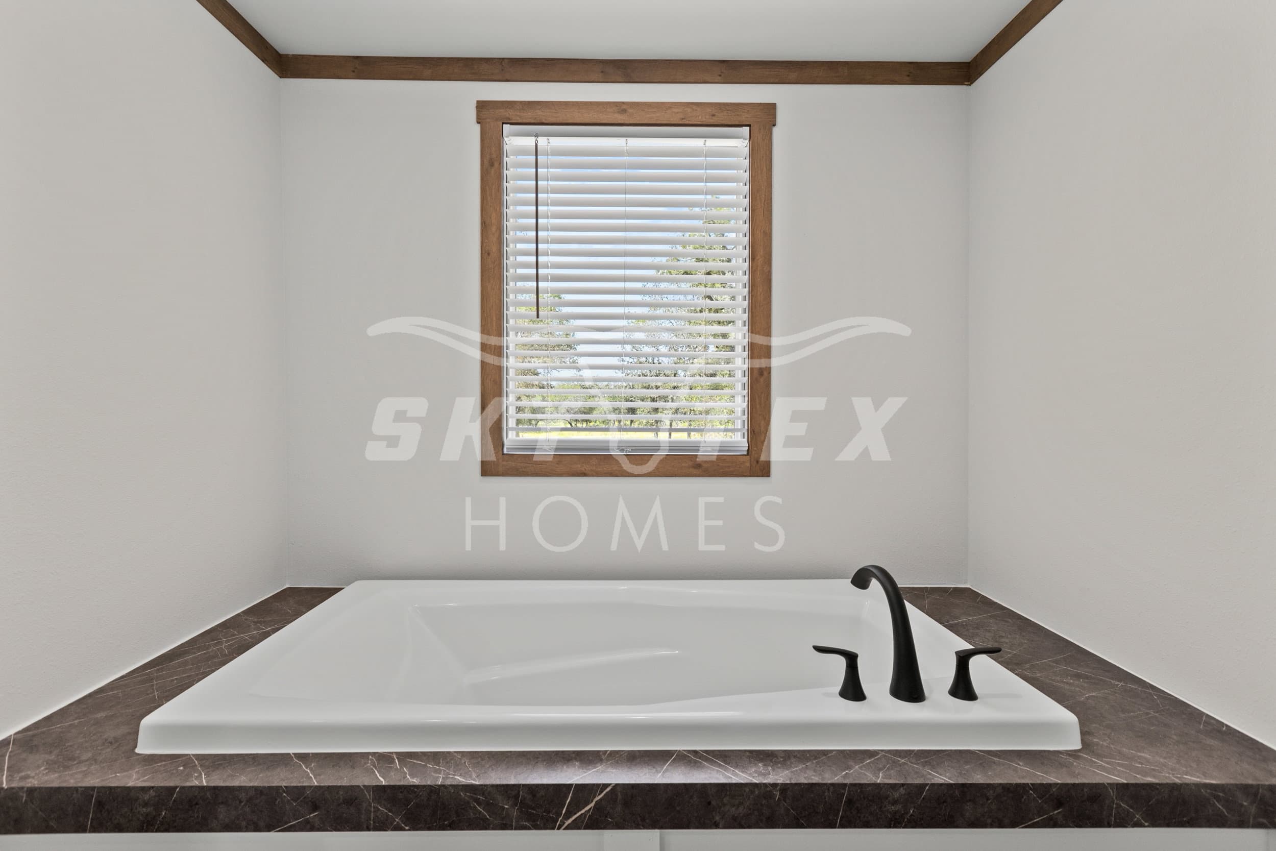 Snowmass - hw 11 interior and bathroom home features
