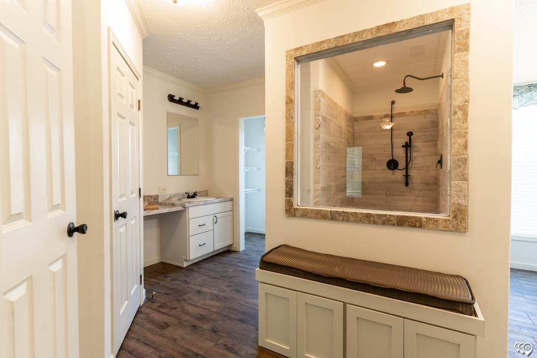 Aimon 4br bathroom home features