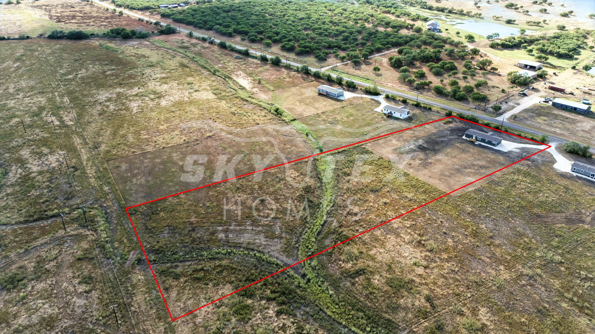 2553 fm 1332, jourdanton - 4.0 acres - pending exterior home features