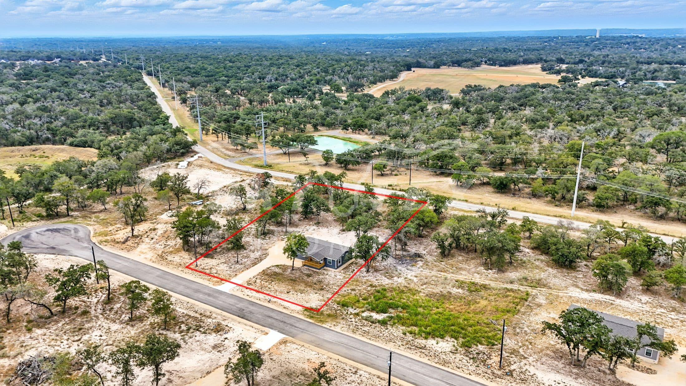 144 syrah st., la vernia - 1.05 acres  home features