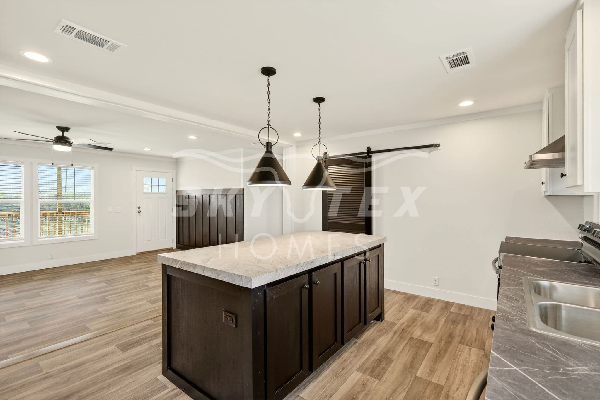 595 old phillipsburg road - 1.53 acres interior and kitchen home features