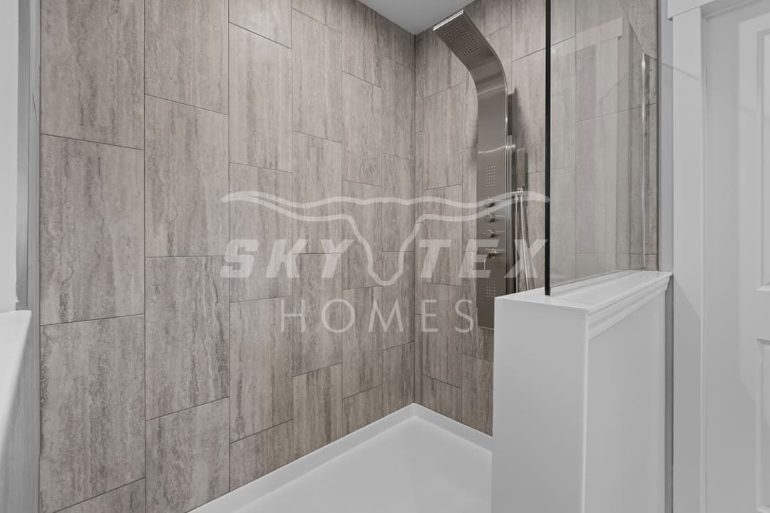 The atlas interior and bathroom home features