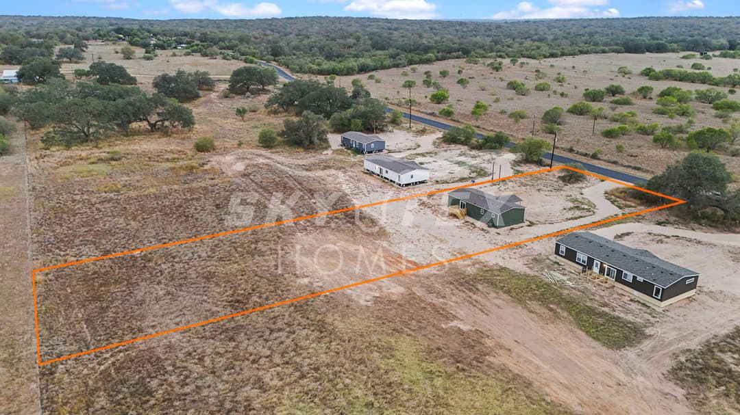 2284 stevens rd., somerset - 1.18 acres exterior home features