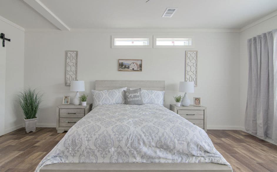 Pearl 6380 bedroom home features