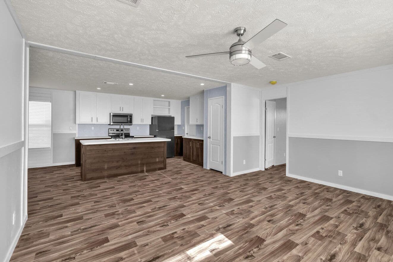 Cahill interior and kitchen home features