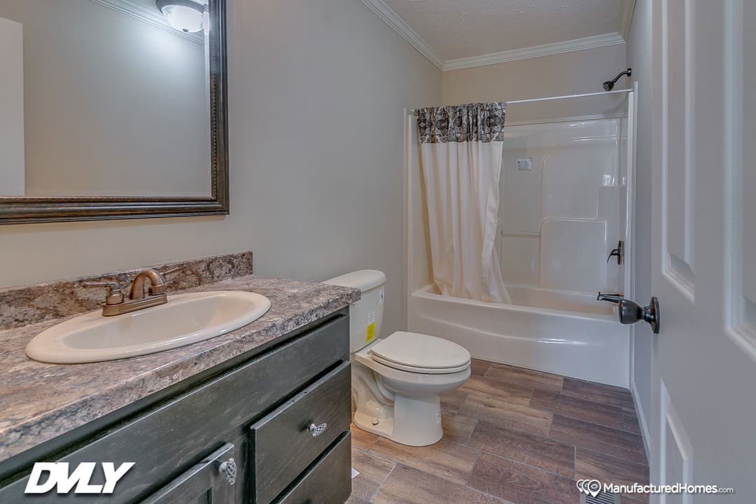 Brooks pointe bathroom home features