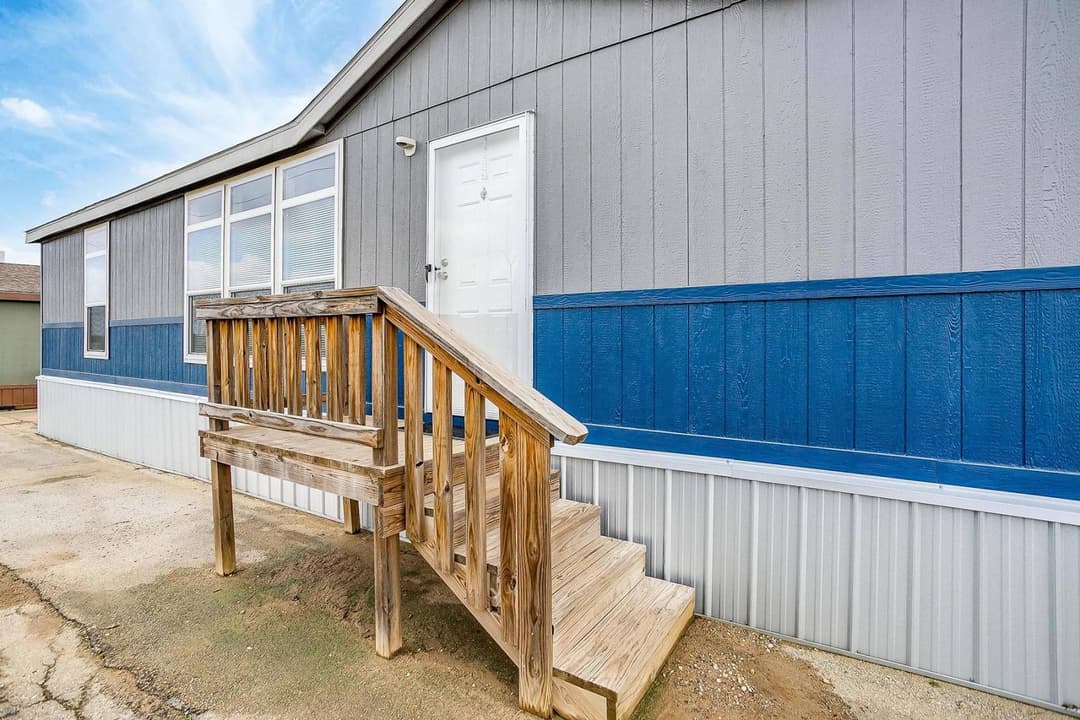 Nm3256h exterior home features