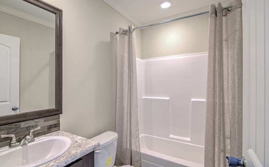 Gold spur 5616 bathroom home features