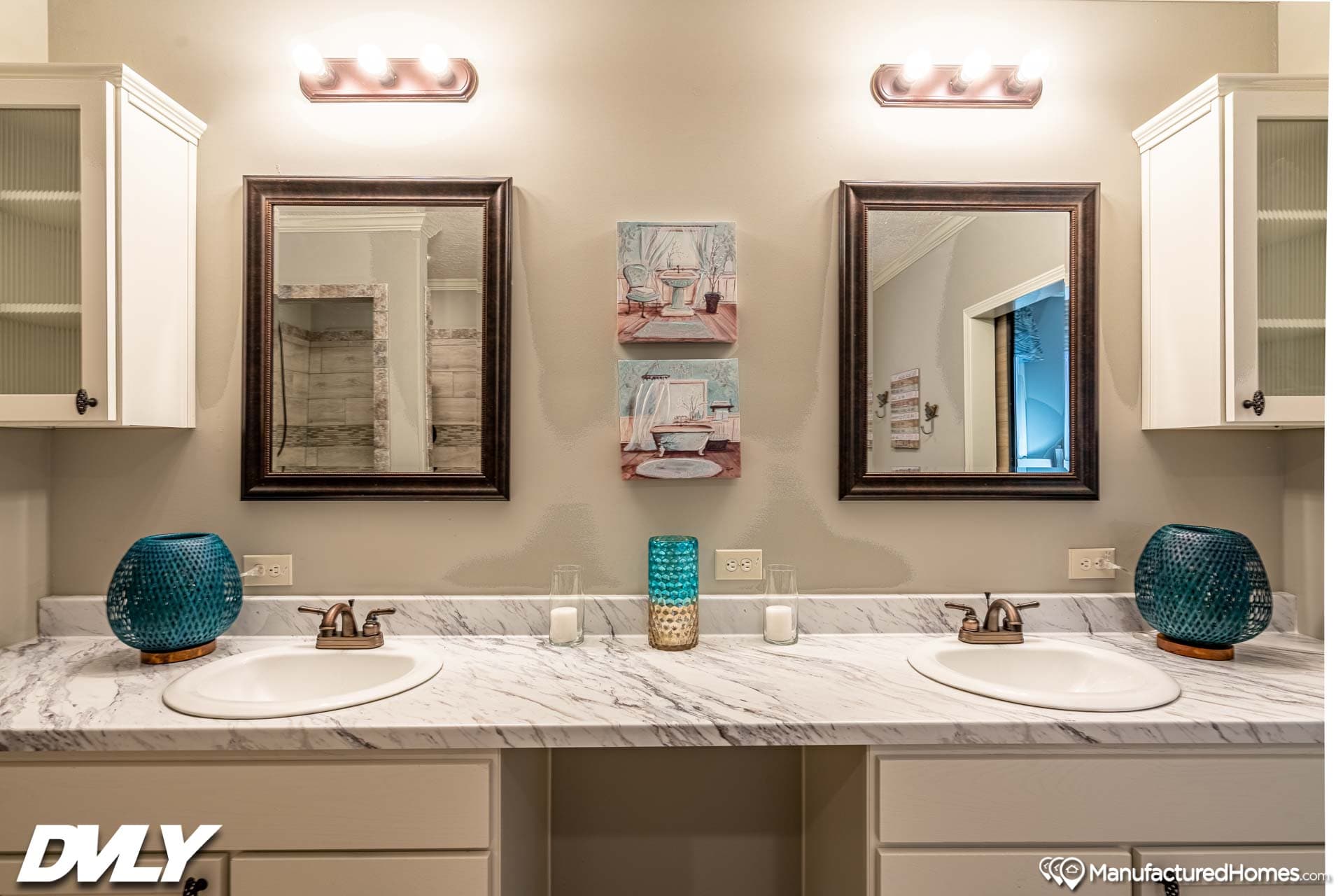 The shiloh  bathroom home features