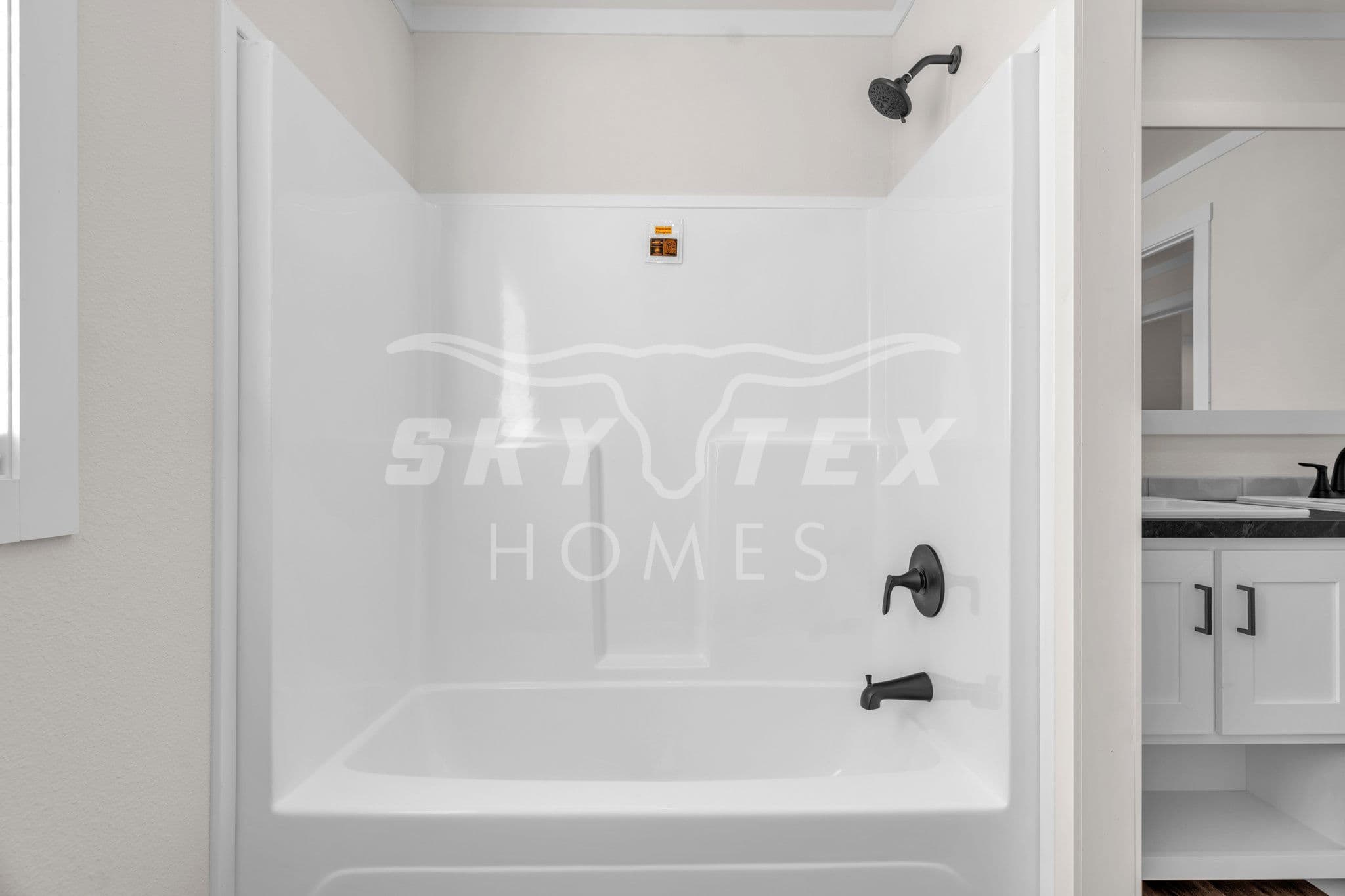 144 syrah st., la vernia - 1.05 acres bathroom home features