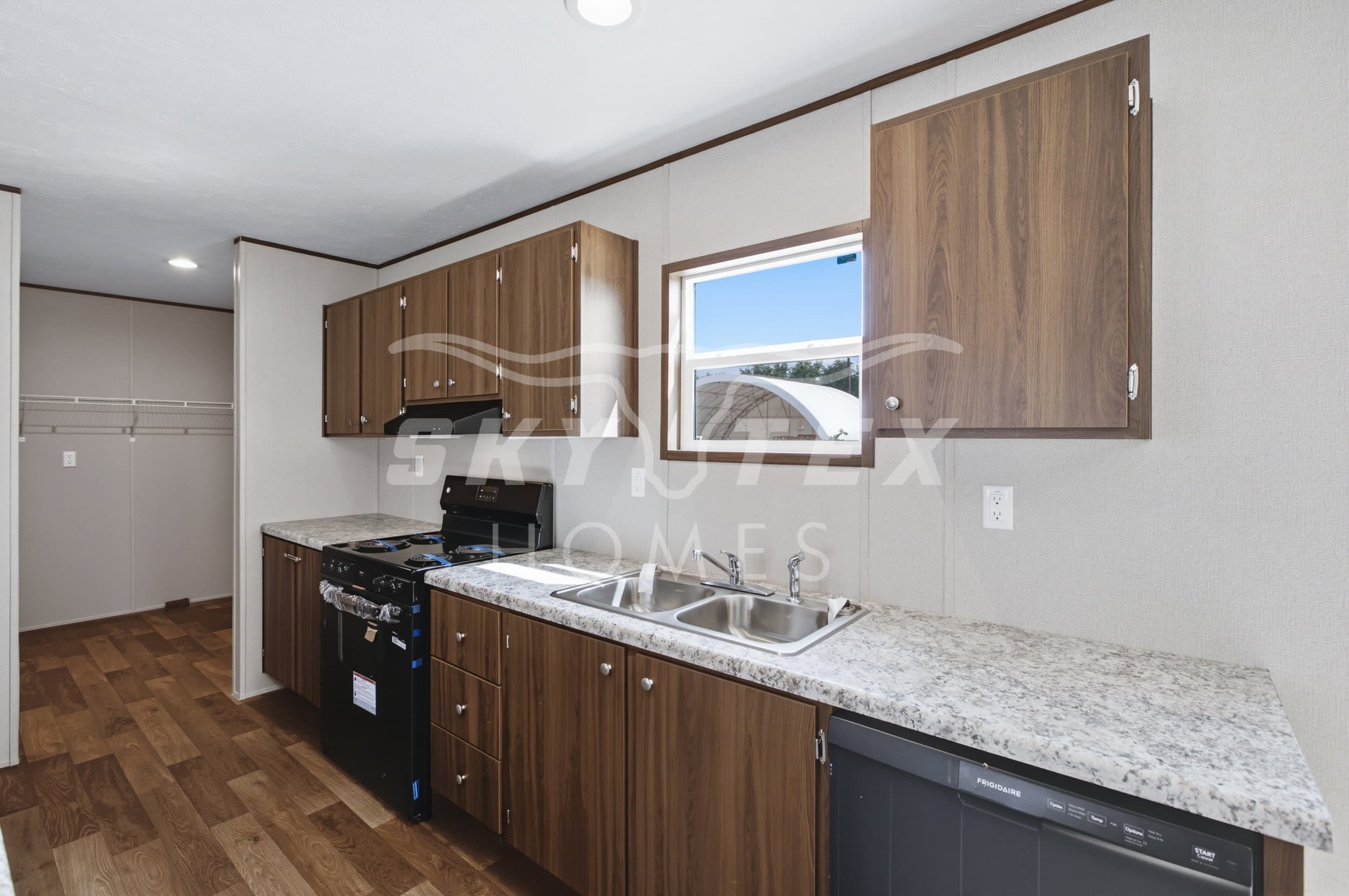Redwood interior and kitchen home features