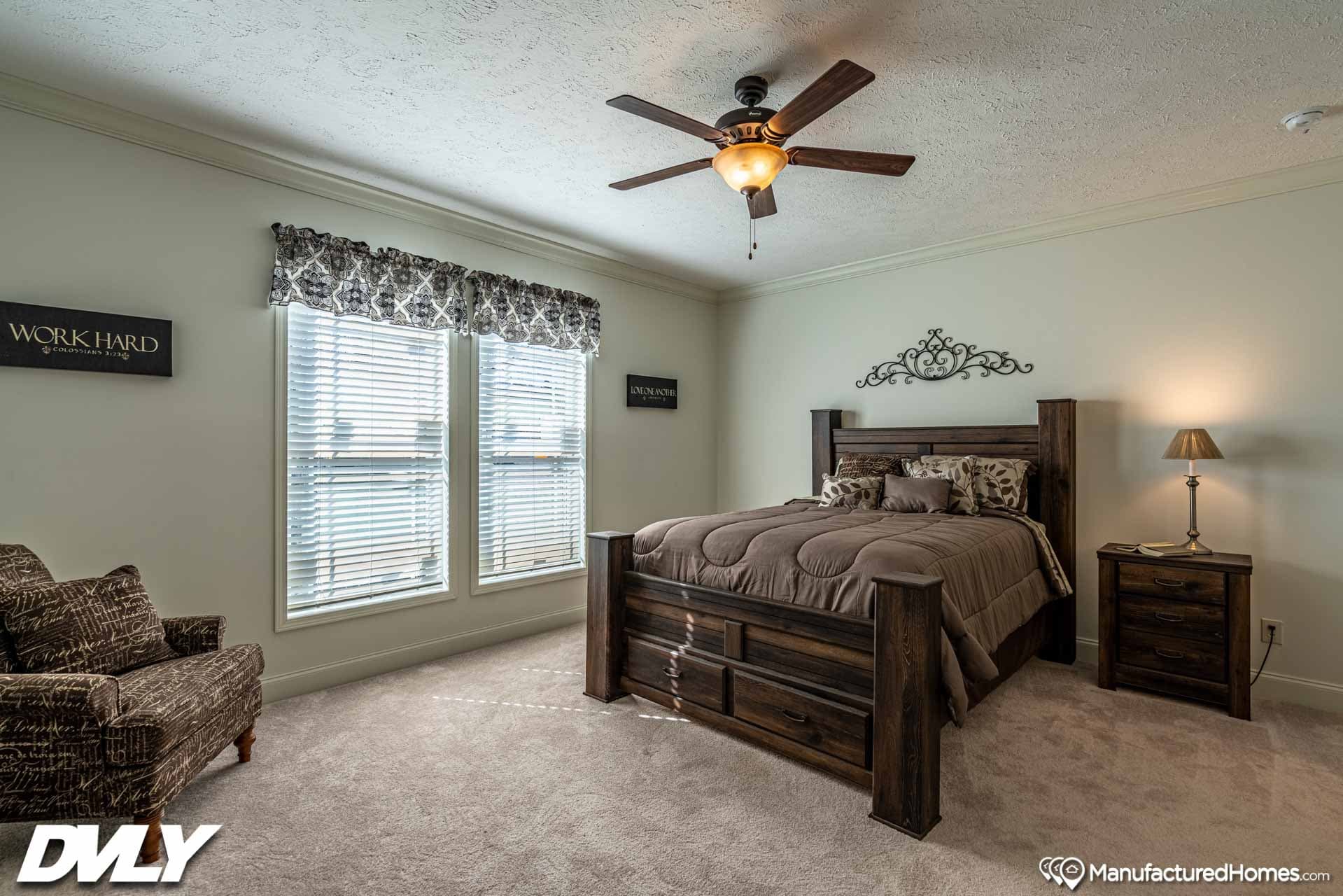 Orchard house (study) bedroom home features