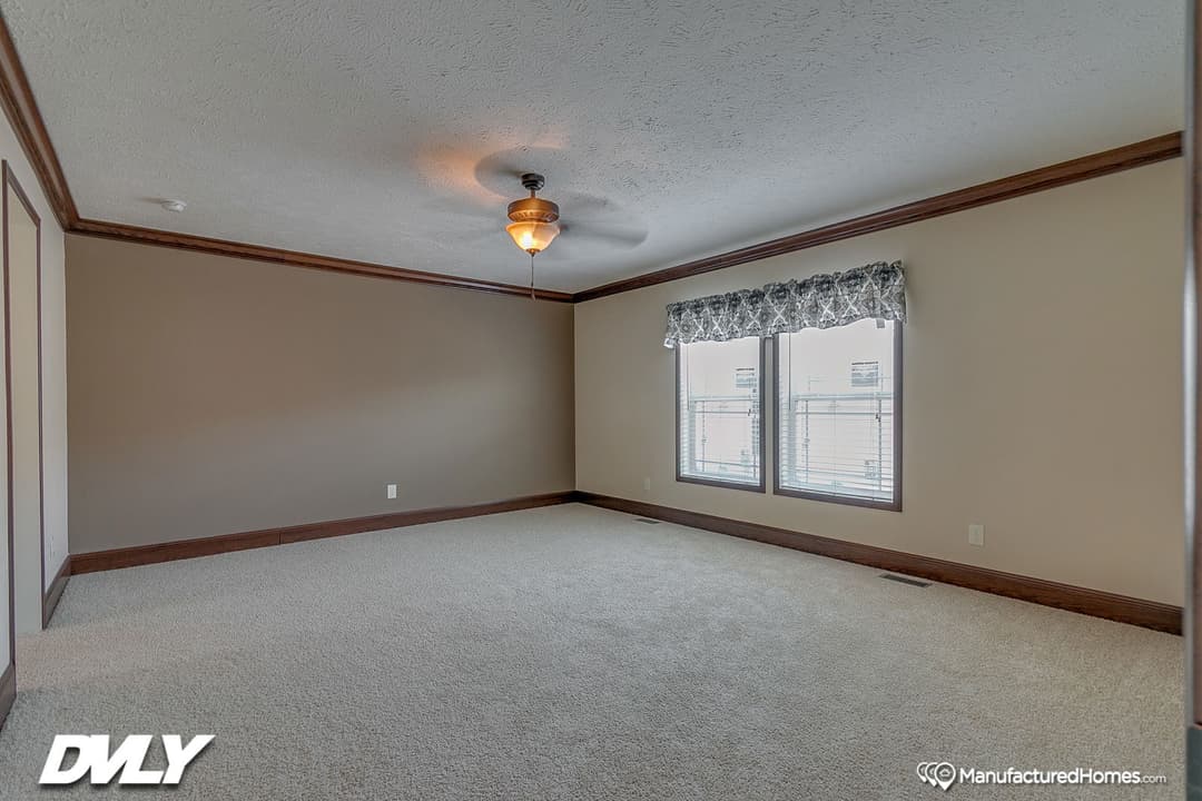 Brooks pointe bedroom home features