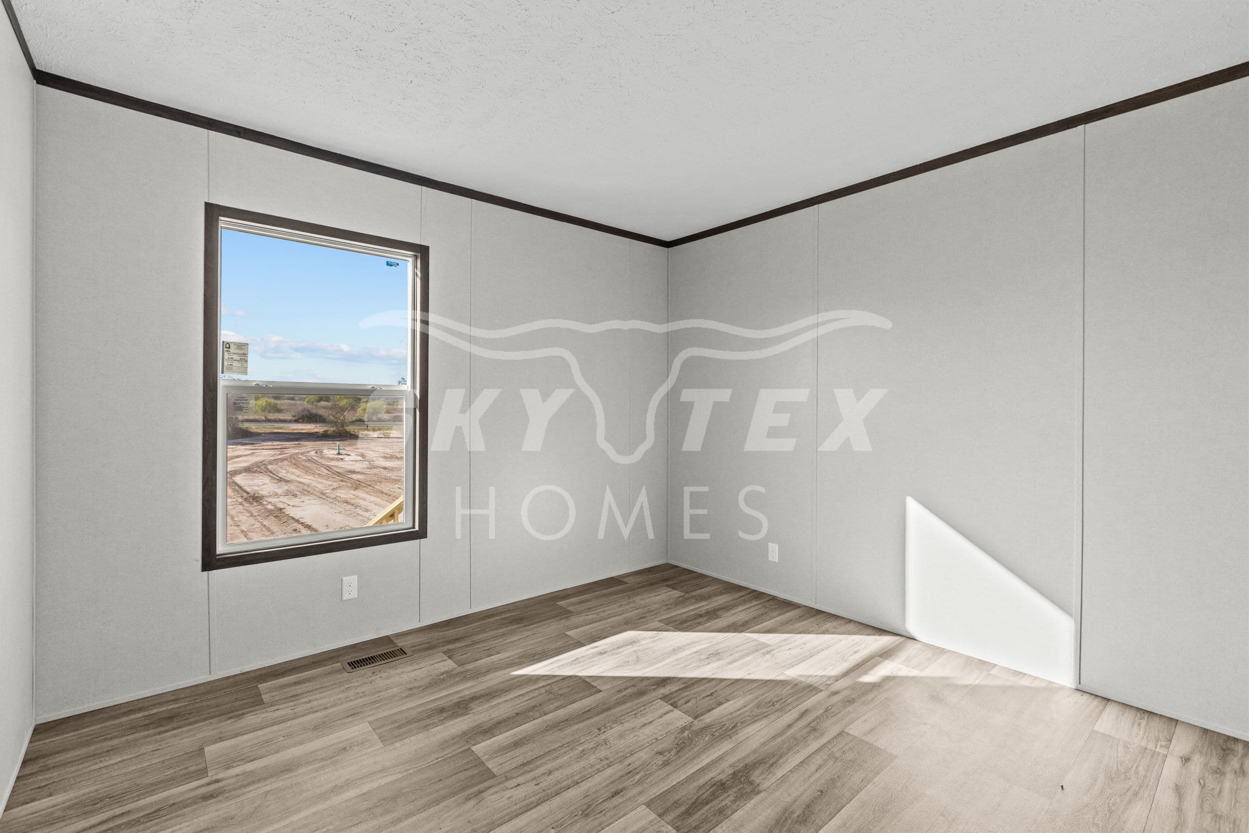 2126 stevens rd., somerset - 1.18 acres bedroom home features