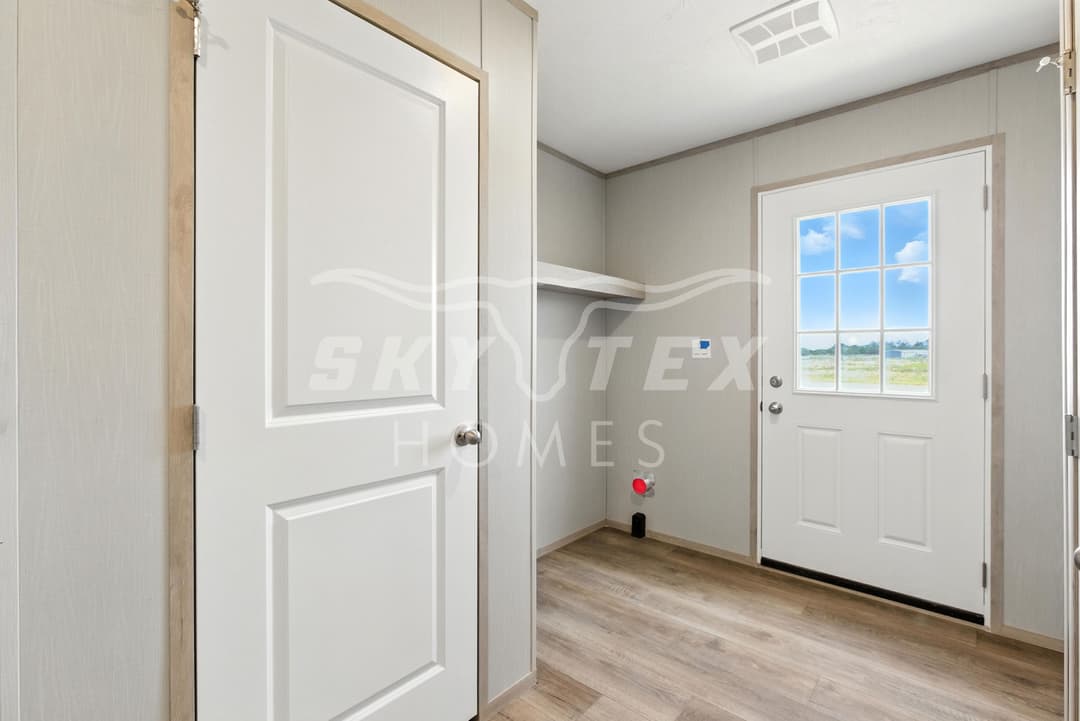 2553 fm 1332, jourdanton - 4.0 acres - pending interior home features