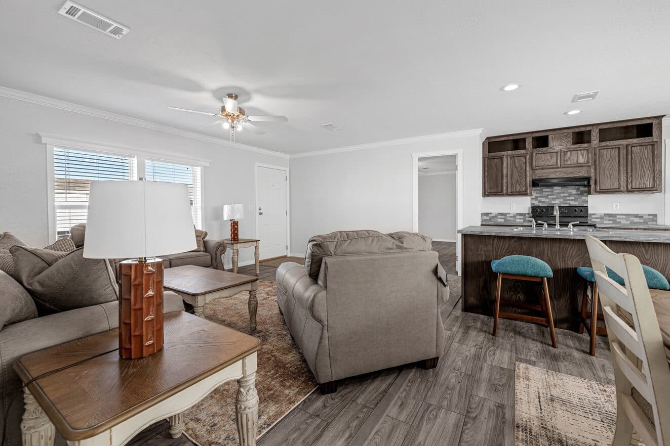 Topaz 28563a interior home features