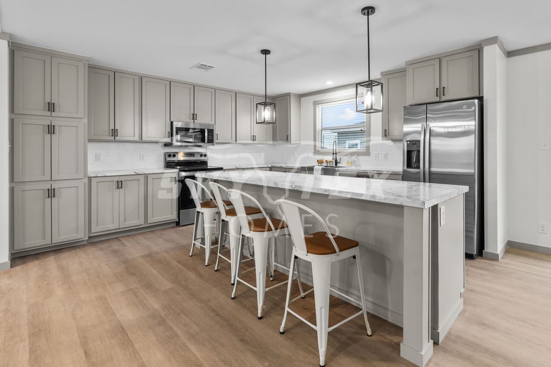 Swisher interior and kitchen home features